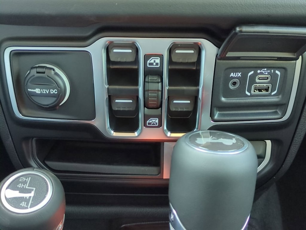 Thumbnail: 2026 Jeep Wrangler - 32