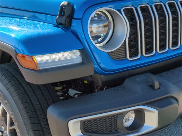 2025 Jeep Wrangler Sahara 23