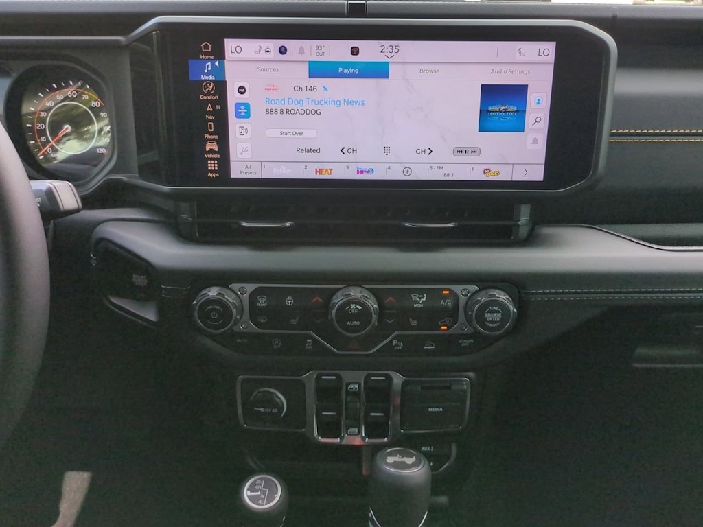 Thumbnail: 2025 Jeep Wrangler - 14