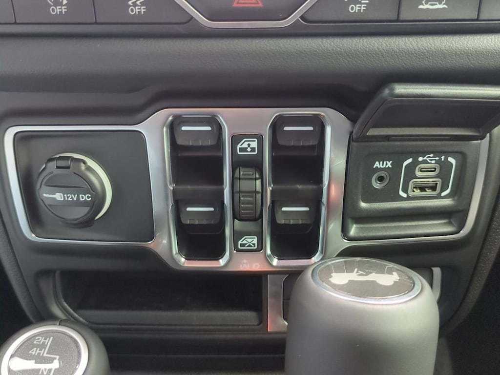 Thumbnail: 2025 Jeep Wrangler - 35