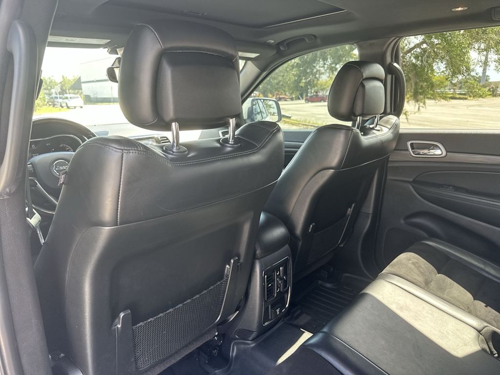 Thumbnail: 2020 Jeep Grand Cherokee - 12
