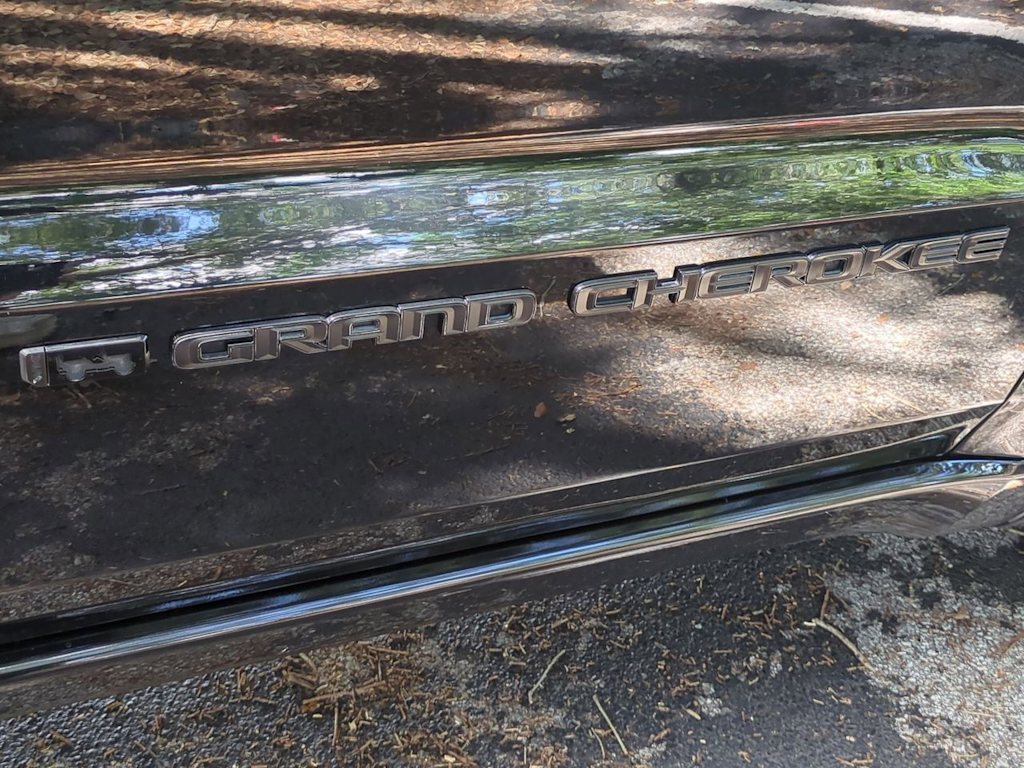 Thumbnail: 2022 Jeep Grand Cherokee - 25