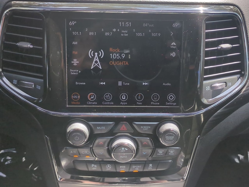 Thumbnail: 2022 Jeep Grand Cherokee - 14