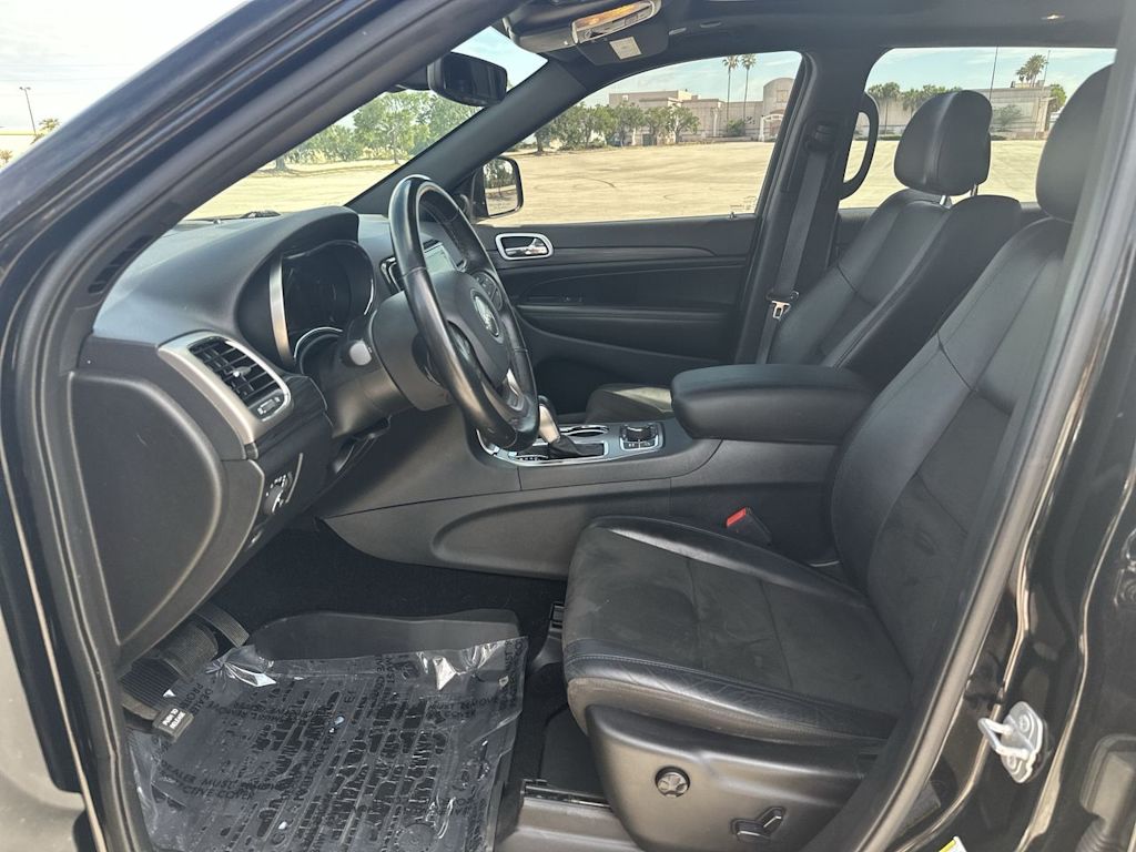 Thumbnail: 2020 Jeep Grand Cherokee - 10