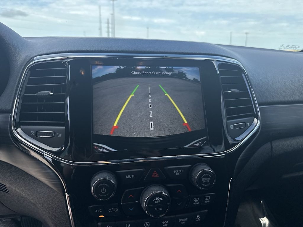 Thumbnail: 2020 Jeep Grand Cherokee - 13
