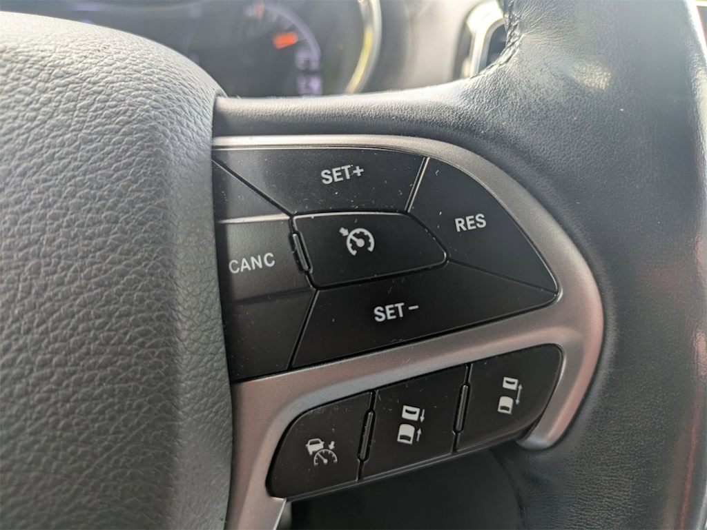 Thumbnail: 2020 Jeep Grand Cherokee - 10