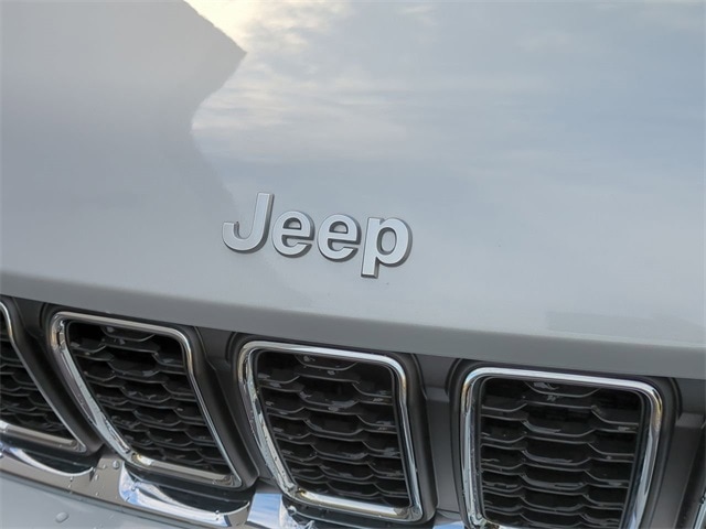Thumbnail: 2025 Jeep Grand Cherokee - 7