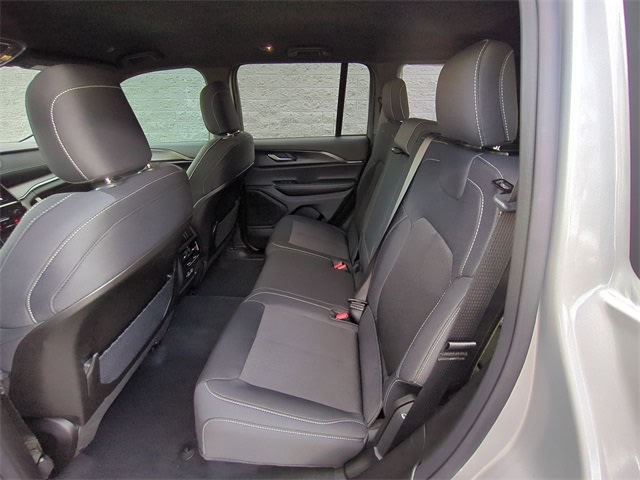 Thumbnail: 2025 Jeep Grand Cherokee - 28
