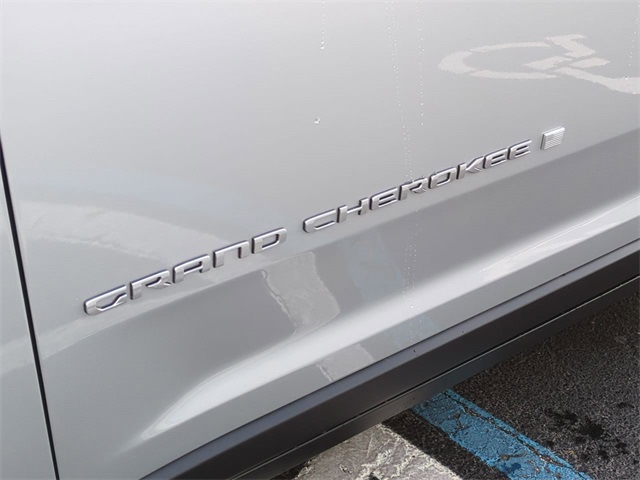 Thumbnail: 2025 Jeep Grand Cherokee - 26