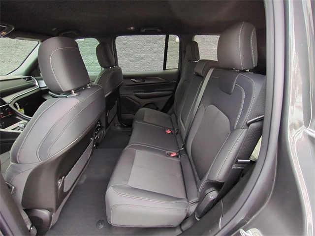 2025 Jeep Grand Cherokee Laredo 27