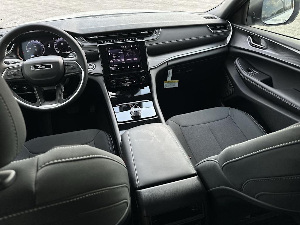 Thumbnail: 2026 Jeep Grand Cherokee - 14