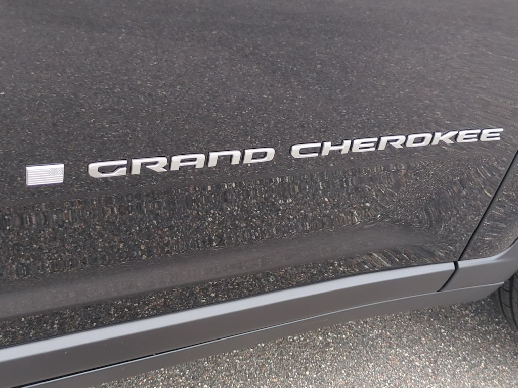 Thumbnail: 2026 Jeep Grand Cherokee - 26