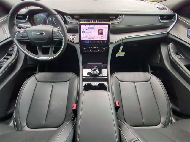 2025 Jeep Grand Cherokee Limited Edition 9