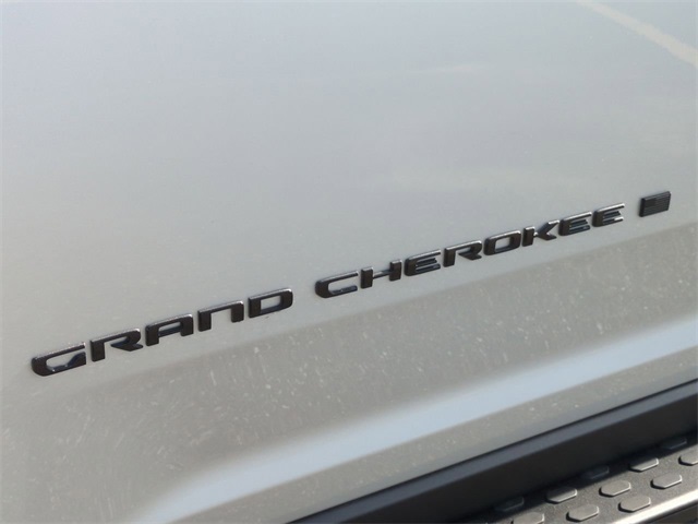 2025 Jeep Grand Cherokee Limited Edition 6