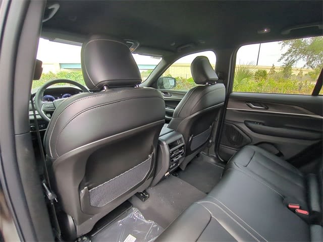 2025 Jeep Grand Cherokee Limited Edition 12