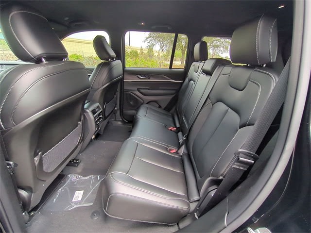 2025 Jeep Grand Cherokee Limited Edition 28