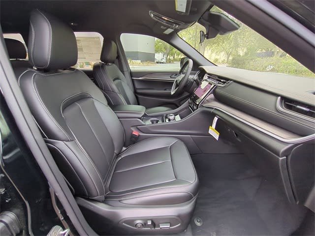 2025 Jeep Grand Cherokee Limited Edition 11