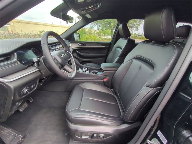 2025 Jeep Grand Cherokee Limited Edition 10