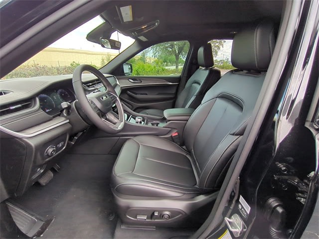2025 Jeep Grand Cherokee Limited Edition 10
