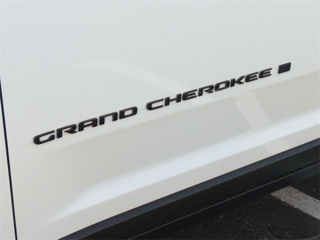 2025 Jeep Grand Cherokee Laredo 26