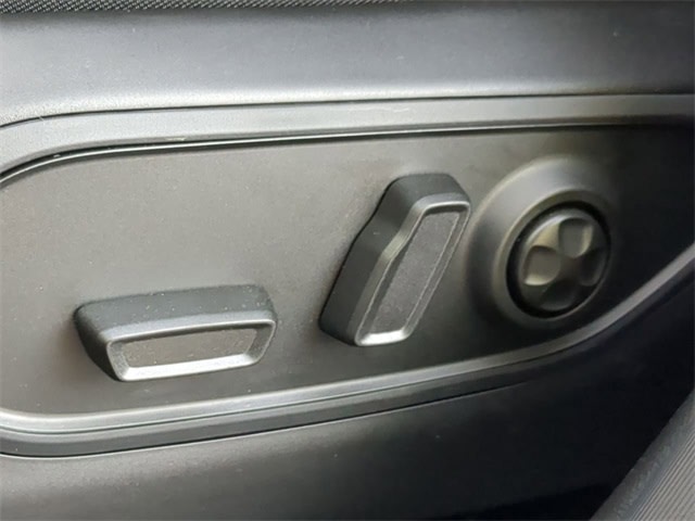 Thumbnail: 2025 Jeep Grand Cherokee - 25