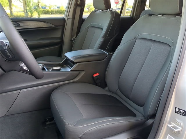 Thumbnail: 2025 Jeep Grand Cherokee - 11