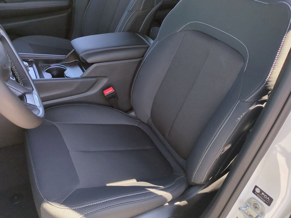 Thumbnail: 2026 Jeep Grand Cherokee - 9