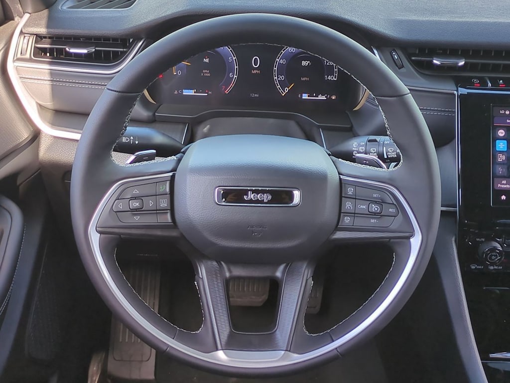 Thumbnail: 2026 Jeep Grand Cherokee - 14