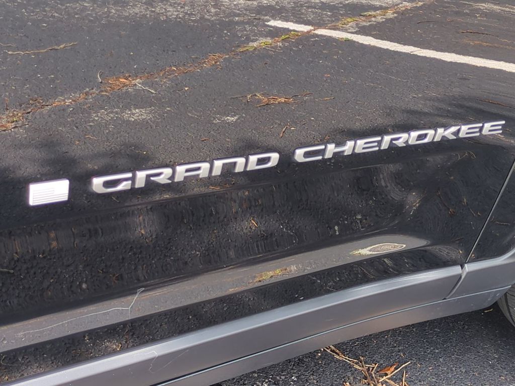 Thumbnail: 2024 Jeep Grand Cherokee - 7