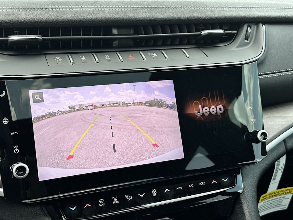 Thumbnail: 2026 Jeep Grand Cherokee - 28