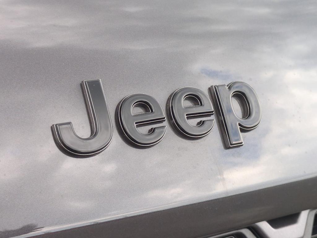 Thumbnail: 2026 Jeep Grand Cherokee - 7