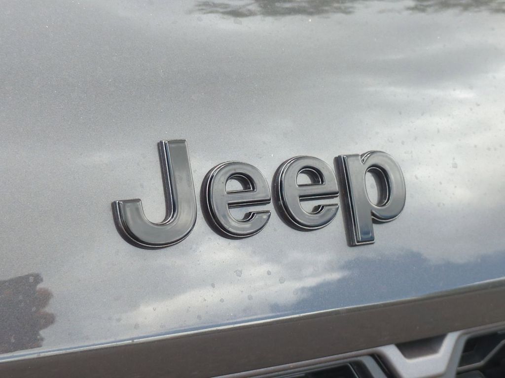 Thumbnail: 2026 Jeep Grand Cherokee - 7