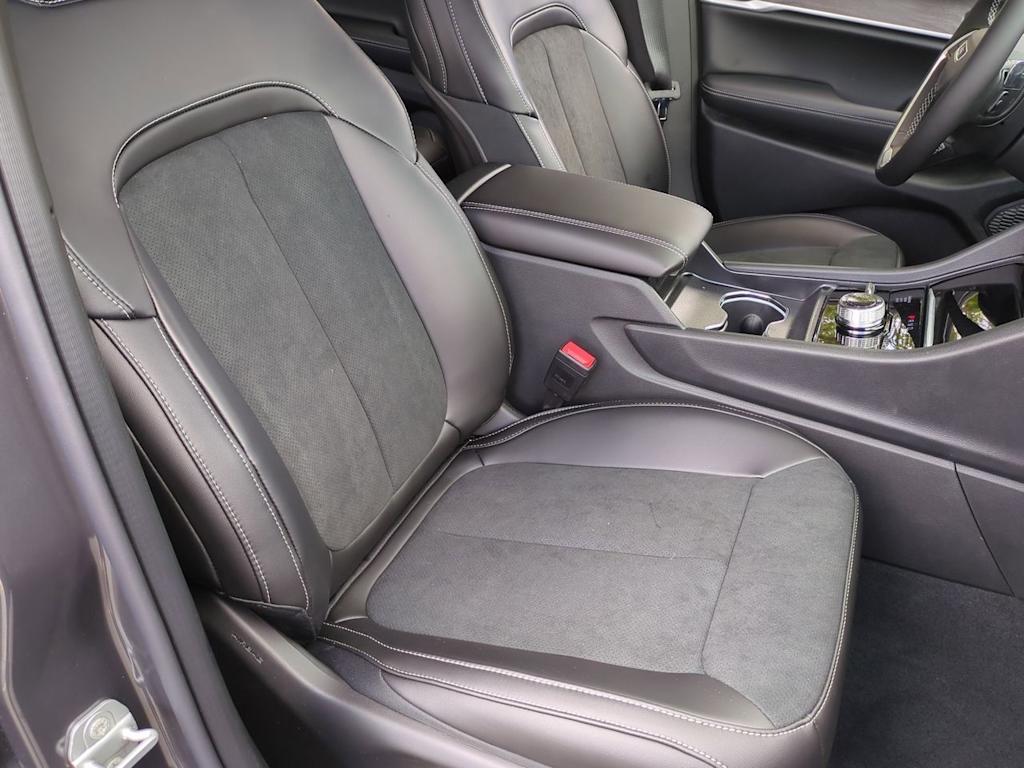 Thumbnail: 2026 Jeep Grand Cherokee - 12