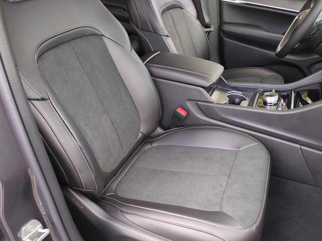 Thumbnail: 2026 Jeep Grand Cherokee - 12
