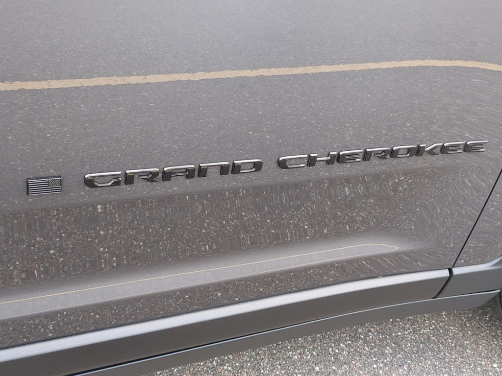 Thumbnail: 2026 Jeep Grand Cherokee - 26