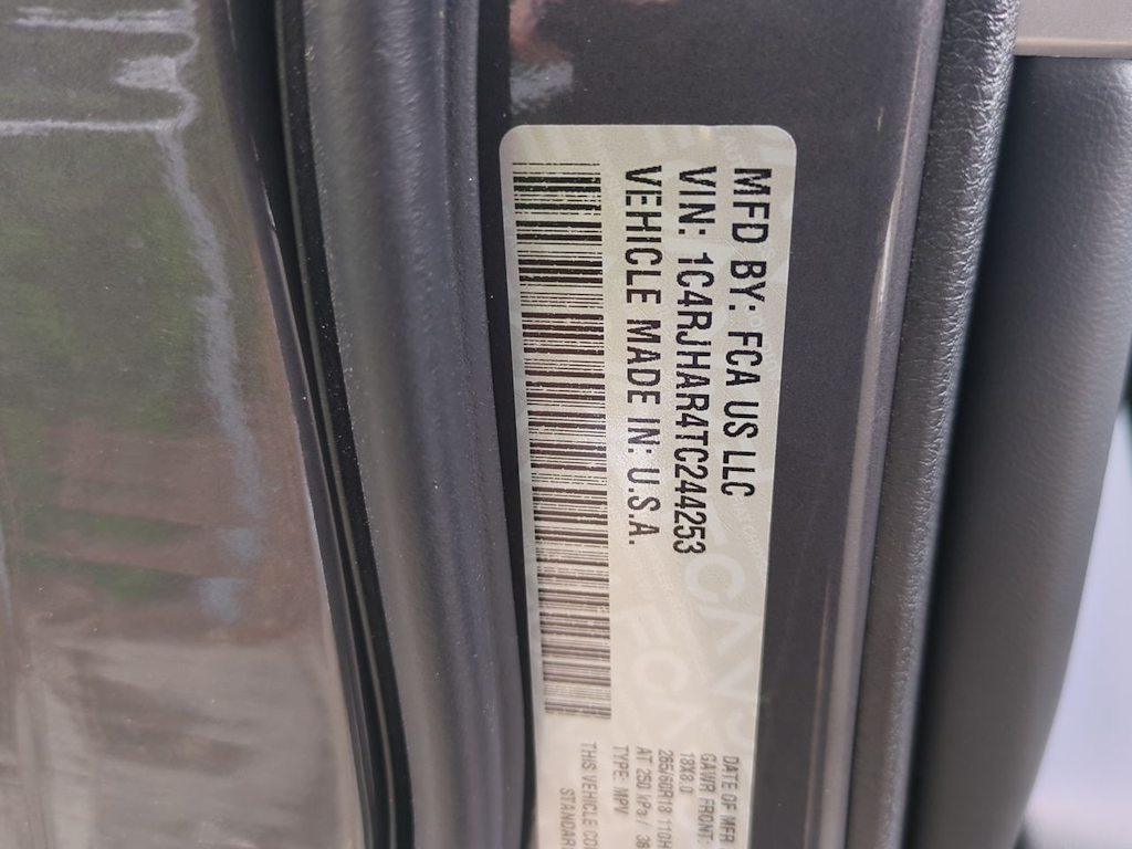 Thumbnail: 2026 Jeep Grand Cherokee - 38