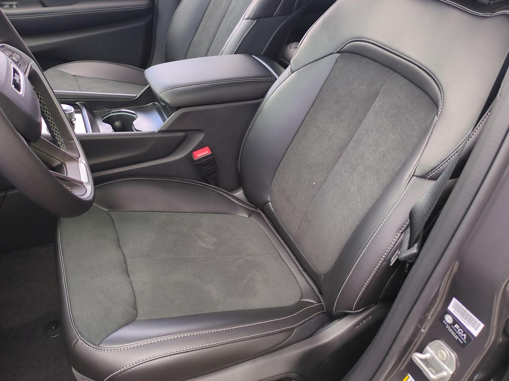 Thumbnail: 2026 Jeep Grand Cherokee - 11
