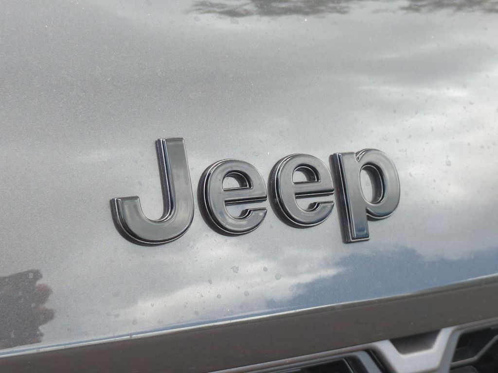 Thumbnail: 2026 Jeep Grand Cherokee - 7
