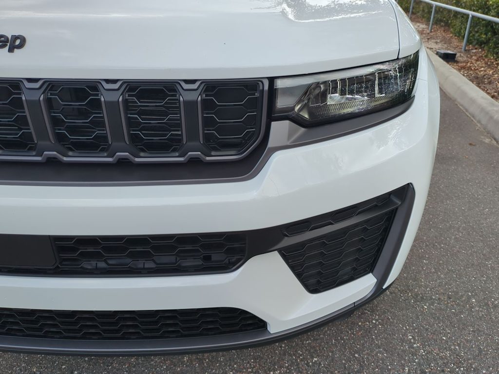 Thumbnail: 2026 Jeep Grand Cherokee - 25