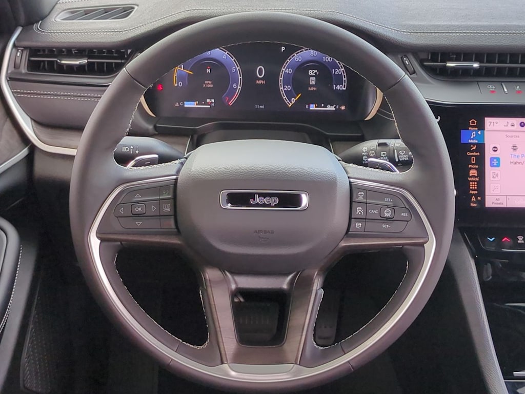 Thumbnail: 2026 Jeep Grand Cherokee - 14
