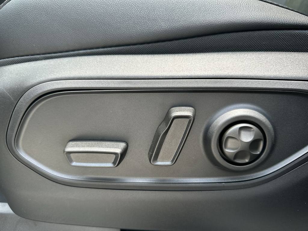 Thumbnail: 2026 Jeep Grand Cherokee - 29
