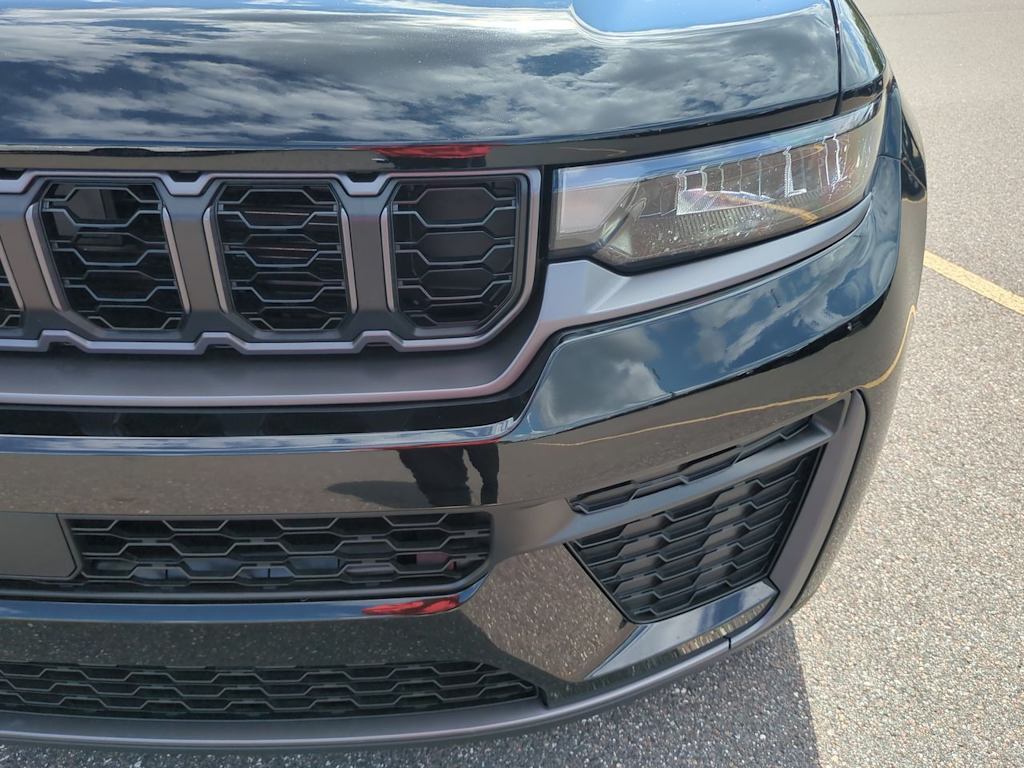 Thumbnail: 2026 Jeep Grand Cherokee - 23