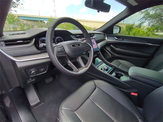 2025 Jeep Grand Cherokee Limited Edition 2