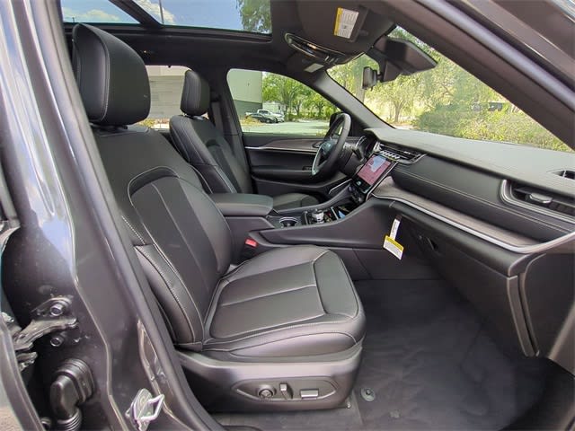 2025 Jeep Grand Cherokee Limited Edition 12
