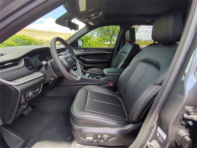 2025 Jeep Grand Cherokee Limited Edition 11