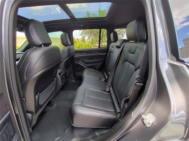 2025 Jeep Grand Cherokee Limited Edition 28