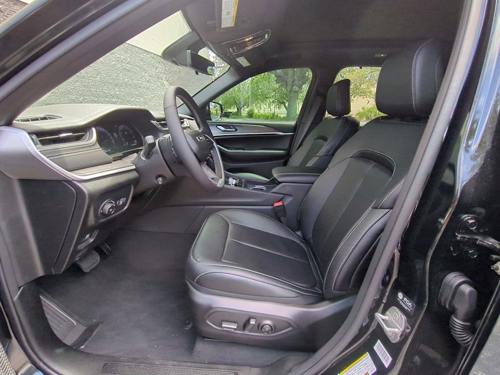 Thumbnail: 2025 Jeep Grand Cherokee - 11