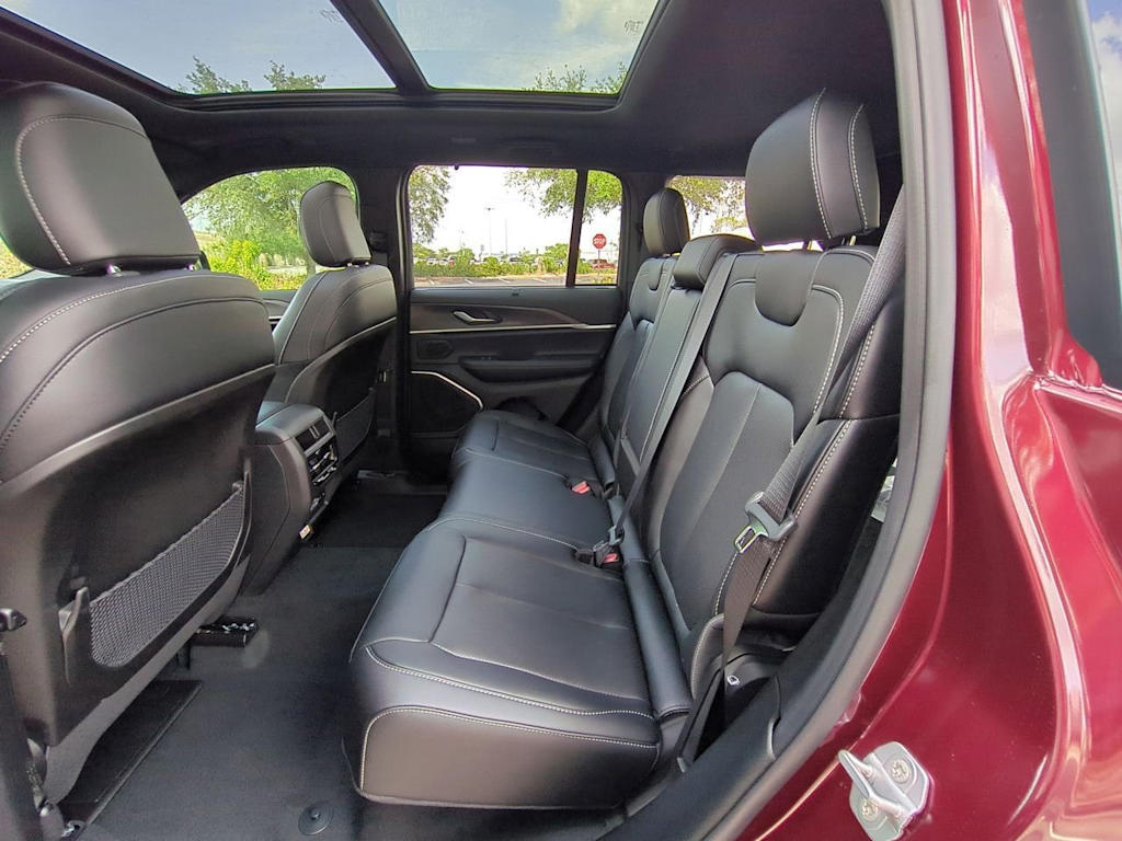 Thumbnail: 2025 Jeep Grand Cherokee - 28