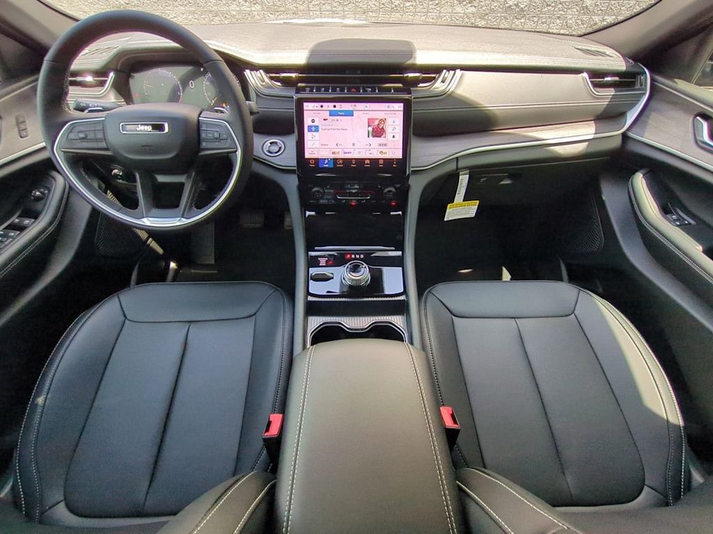 Thumbnail: 2025 Jeep Grand Cherokee - 10