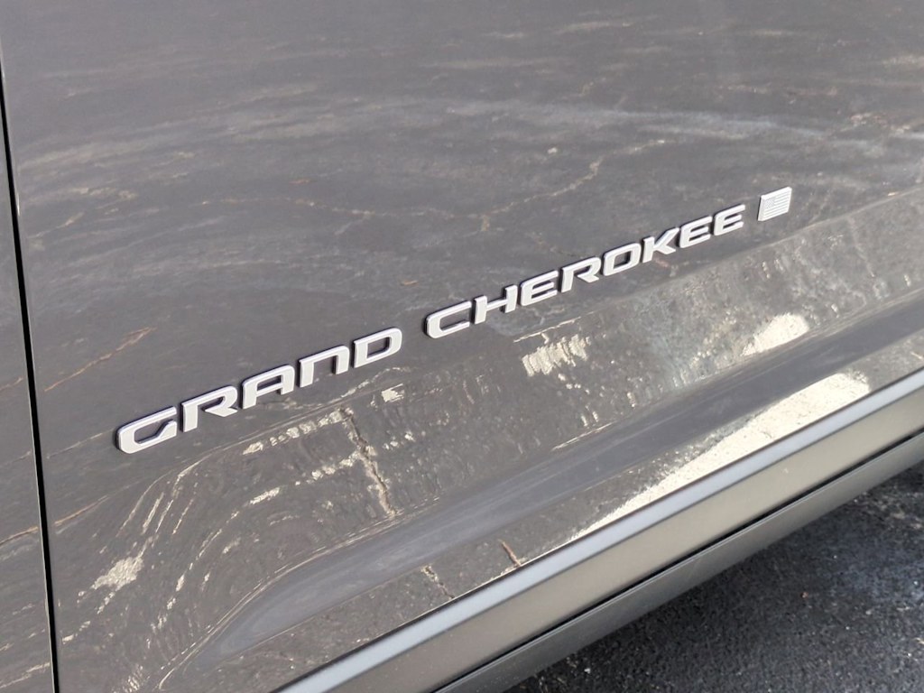 Thumbnail: 2025 Jeep Grand Cherokee - 25